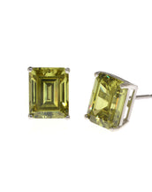 14K White Gold Peridot Emerald CZ Stud Earring