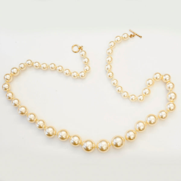 28" Graduated Cream Pearl Necklace