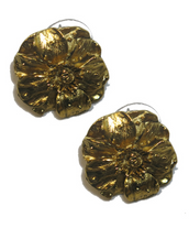 Small Gold Tone Flower Earring